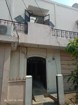 kost, lingkungan perumahan (Pondok Bambu), mudah dijangkau akses mudah