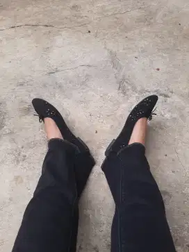 Sepatu flatshoes hitam