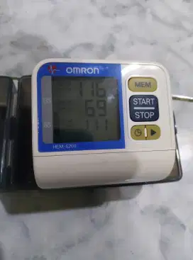 Omron HEM 6200 Automatic