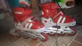 Se psg sepatu roda utk ank2 bermain keseimbangan tubuh kond mls skl