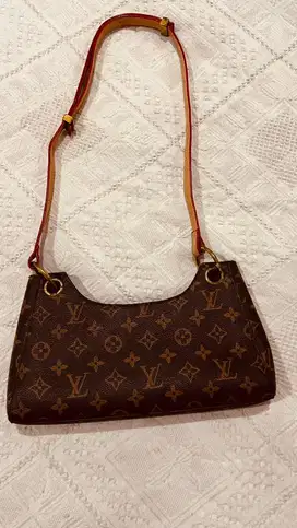 LOUIS VUTTON BAG