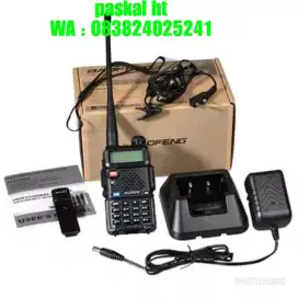 Di jual ht handie talkie baofeng uv 5 R lengkap fullset barang  baru