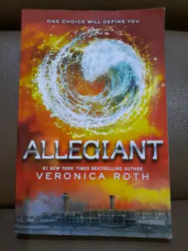 Novel Bacaan Bahasa Inggris Judul Allegiant dari Veronica Roth