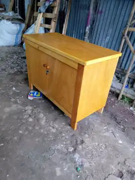 Meja Grobok triplek