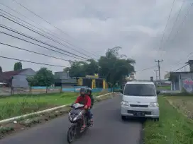 Tanah pinggir jalan