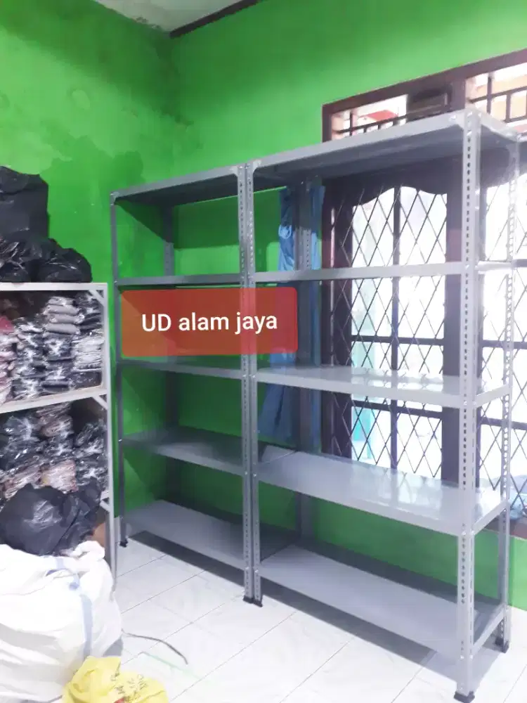 Rak besi perlengkapan barang2 rumah