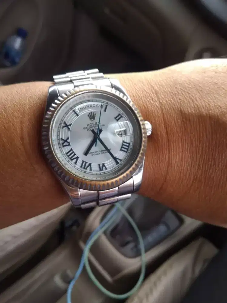 Jam ROLEX DAYDATE