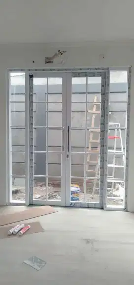 kusen dan pintu jendela aluminium dan kaca
