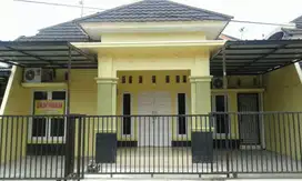 Dikontrakkan Rumah di Parak Karakah