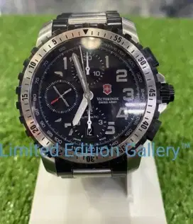 Like New Victorinox Swiss Army Alpnach Automatic Chronograph 241195