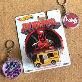 Diecast Hot Wheels Premium Deadpool Chimichanga Truck Yellow Marvel