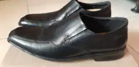 Sepatu Kerja Pria Clarks