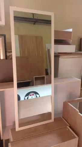 kaca cermin bingkai aluminium ukuran 107x 40
