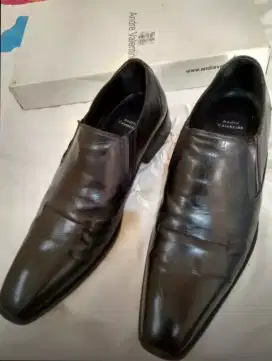 Sepatu Andre Valentino