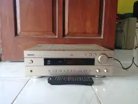 AVR YAMAHA RX-V530