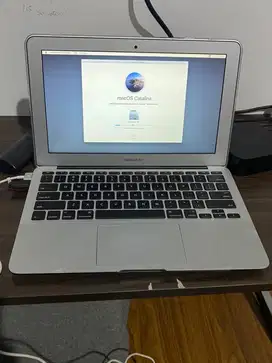 Macbook air 2014 spek core i5 2.4Ghz ram 4gb ssd 128gb 11” bebas dent