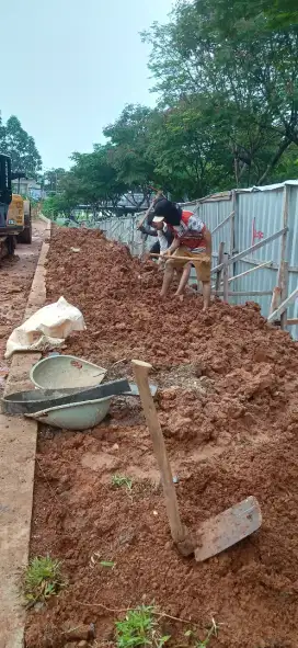 Tukang kebun dan taman amanah dan galian kolam,pengurugan, buang puing