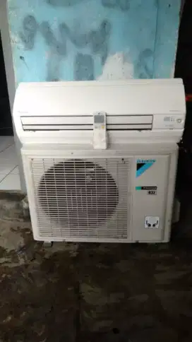 AC daikin inverter tailand R32 inverter 0,5 3/4 1pk full original