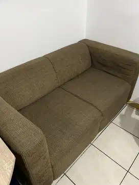Sofa 2 seater empuk dan kokoh