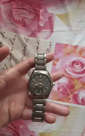 Seiko Solar Titanium SNE143