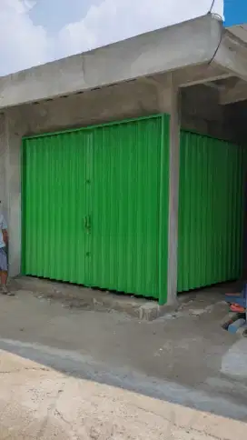 Rolling door folding gate