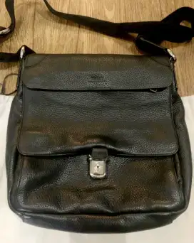 TAS BALLY MESSENGER FOR MAN GOOD CONDITION JNE TIKI J&T
