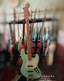 Jazz Bass model Greensurf