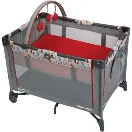 GRACO Pack'n Play On the Go Playard L-32 with Folding Bassinet,Twister