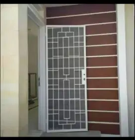 Pintu teralis kasa nyamuk