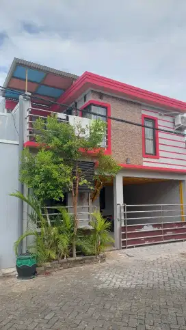 Rumah Cantik & nyaman  2 lantai dijual