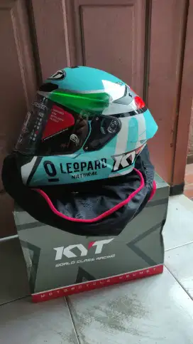 Helm KYT TT Course uk L