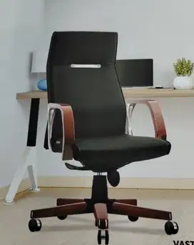 Kursi Direktur Vastu 1 Donati