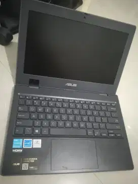 Laptop Asus BR1100