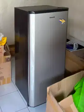 Kami terima Freezer dan Kulkas Bekas yg mau dijual