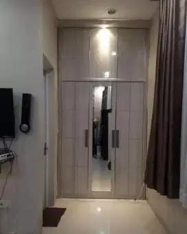 Lemari pakaian 3 pintu susun