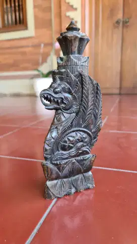 Patung antik Naga Besukih