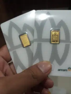 Jual beli emas.
