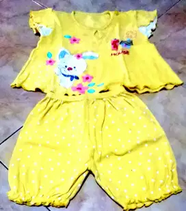 Stelan baju dan celana anak perempuan