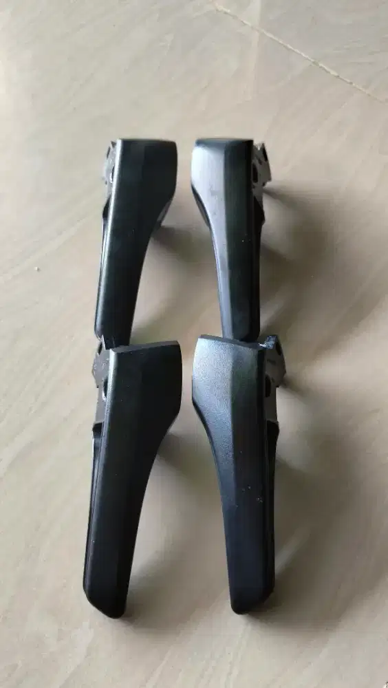 Handle pintu Innova reborn 1 set cocok disemua tipe