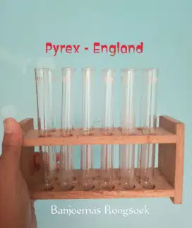 Gelas Ukur Pyrex - England