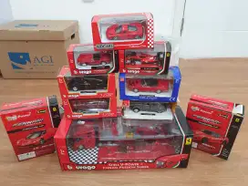 Diecast mobil ferrari, bmw dan motor ducati shell