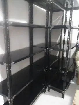 Rak besi siku lubang