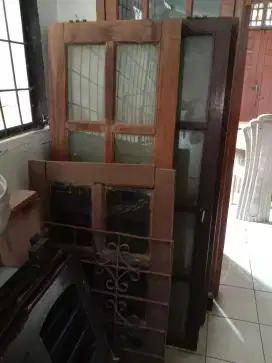 Jendela Kayu Kamper