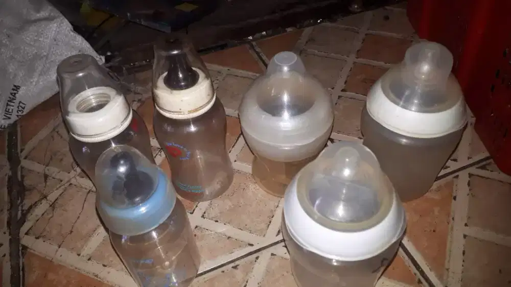 Borong sj bbrp botol susu khusus ank baby kond spt br mgkn ada yg bth
