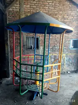 Dijual komedi putar atau Korsel tutup untuk sekolah PAUD TK dan taman