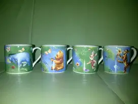 MUG/GELAS bergambar Winnie the pooh and friends