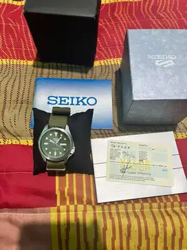 Seiko 5 SRPE65K1 Olive