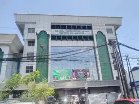 jasa pembersihan kaca dan acp bagian luar gedung/ruko