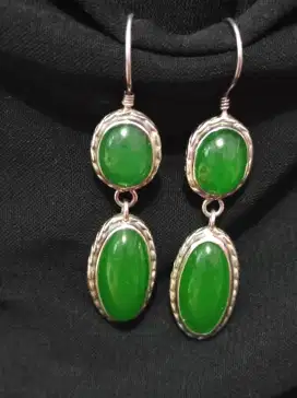 Sterling silver with green stone earing