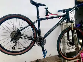 Sepeda MTB cannondale 27,5